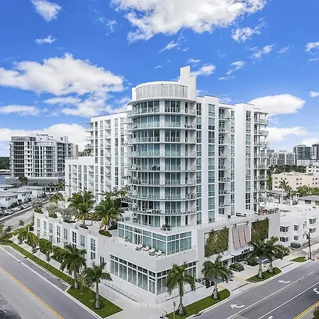 914 Tiffany House Condo
